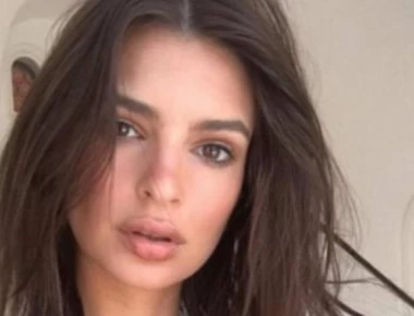 Έμιλι Ραταϊκόφσκι: Βάζει «φωτιά» στο instagram με μικροσκοπικό μαγιό της (φωτο)